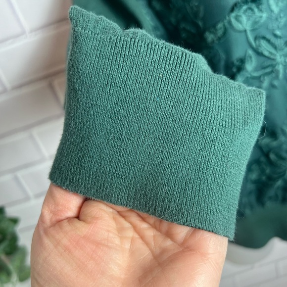 ANN TAYLOR green Embroireded Cardigan with Textured Floral Design/size L - Picture 4 of 11